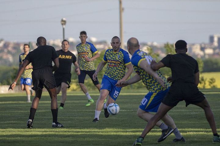 劳塔罗 比塞克破门 大巴黎0-2国米 欧冠决赛，eafc eafc（封面配图）